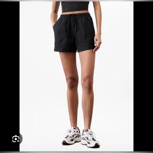 Athleta Paradise Midrise Easy Shorts - XS - (runs large)